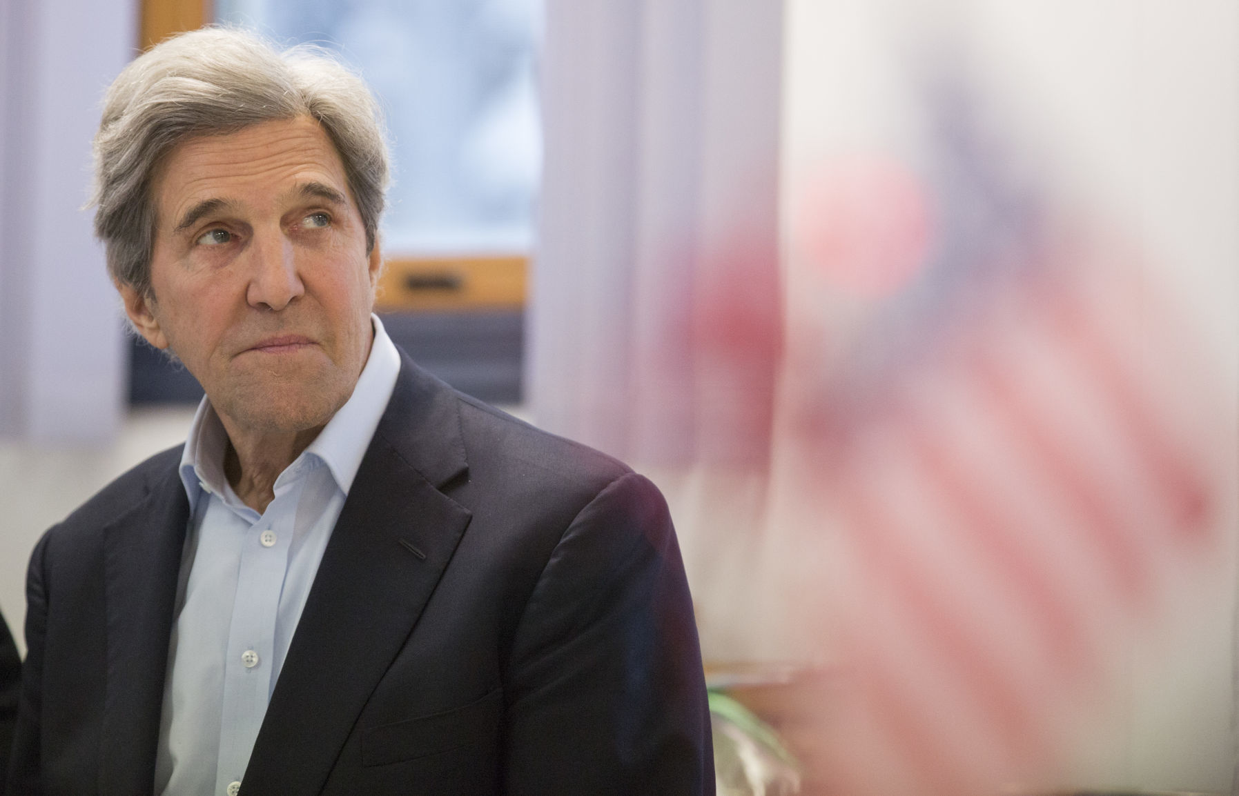 011220kw-john-kerry-01